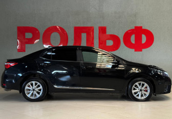 Подержанный автомобиль Toyota Corolla Sedan 2013 года (4 фото)