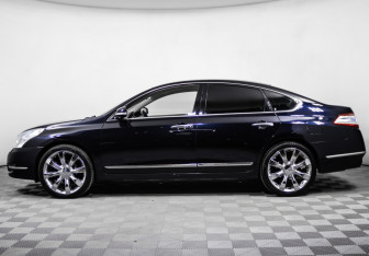 Подержанный автомобиль Nissan Teana 2011 года (8 фото)