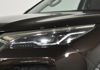 Подержанный автомобиль Toyota Fortuner 2020 года (5 фото)