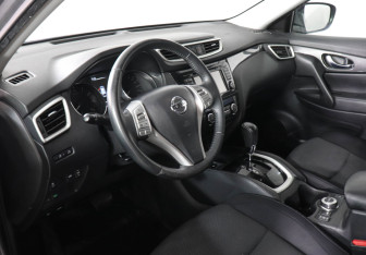 Подержанный автомобиль Nissan X-Trail 2018 года (9 фото)