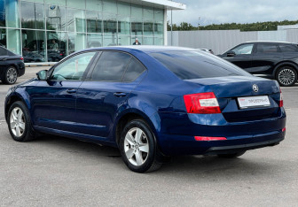 Подержанный автомобиль Skoda Octavia Liftback 2015 года (7 фото)