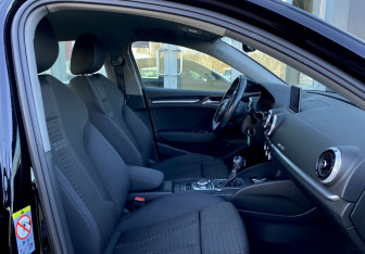 Подержанный автомобиль Audi A3 Sedan 2017 года (21 фото)