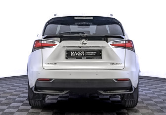 Подержанный автомобиль Lexus NX 2017 года (6 фото)