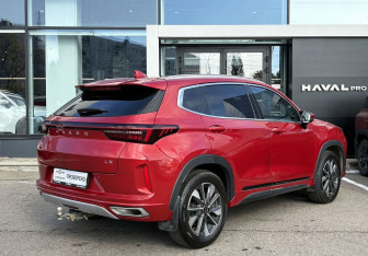 Подержанный автомобиль Exeed LX 2022 года (5 фото)