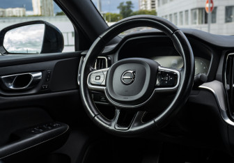 Подержанный автомобиль Volvo S60 2021 года (10 фото)