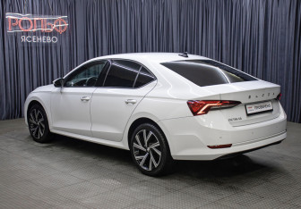 Подержанный автомобиль Skoda Octavia Liftback 2020 года (7 фото)