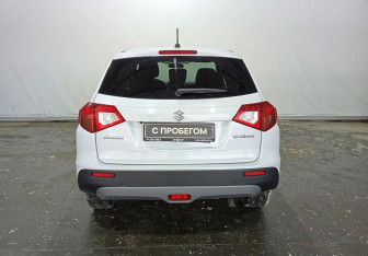 Подержанный автомобиль Suzuki Vitara 2018 года (6 фото)