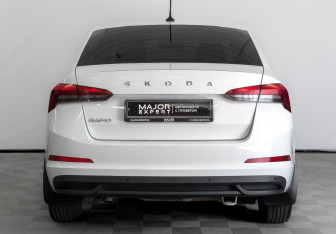 Подержанный автомобиль Skoda Rapid Liftback 2021 года (6 фото)