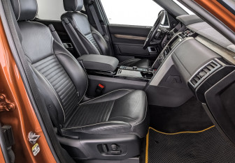 Подержанный автомобиль Land Rover Discovery 2019 года (24 фото)