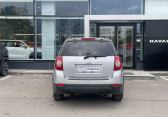 Подержанный автомобиль Chevrolet Captiva 2012 года (6 фото)