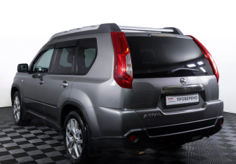 Подержанный автомобиль Nissan X-Trail 2014 года (7 фото)