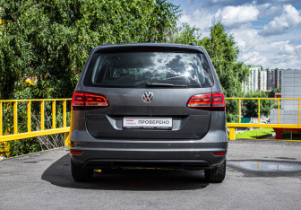 Подержанный автомобиль Volkswagen Sharan 2018 года (6 фото)