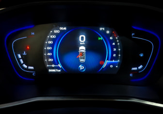 Подержанный автомобиль Geely Coolray 2022 года (13 фото)