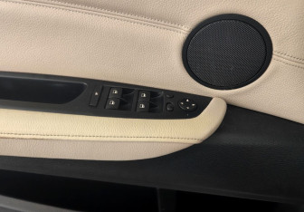 Подержанный автомобиль BMW X5 2012 года (16 фото)