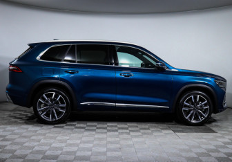 Подержанный автомобиль Geely Monjaro 2023 года (24 фото)