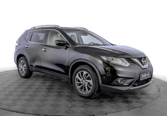 Подержанный автомобиль Nissan X-Trail 2016 года (3 фото)