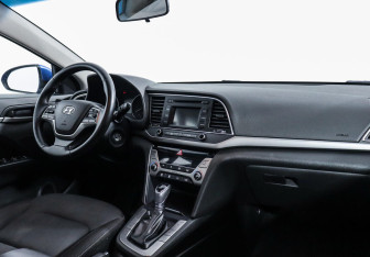 Подержанный автомобиль Hyundai Elantra Sedan 2017 года (5 фото)