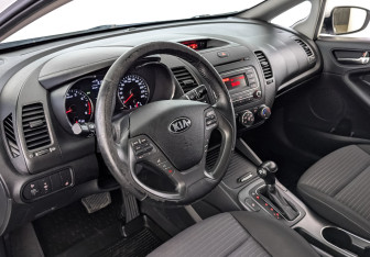 Подержанный автомобиль Kia Cerato Sedan 2015 года (15 фото)