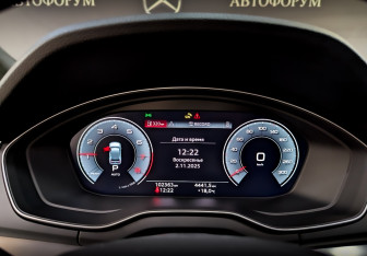 Подержанный автомобиль Audi Q5 2021 года (13 фото)
