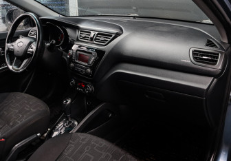 Подержанный автомобиль Kia Rio Hatchback 2012 года (7 фото)