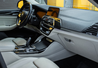 Подержанный автомобиль BMW X4 2019 года (7 фото)