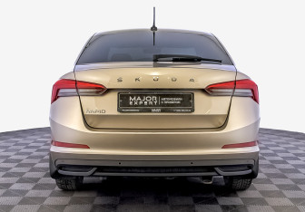 Подержанный автомобиль Skoda Rapid Liftback 2021 года (6 фото)