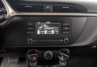 Подержанный автомобиль Kia Rio Hatchback 2021 года (16 фото)