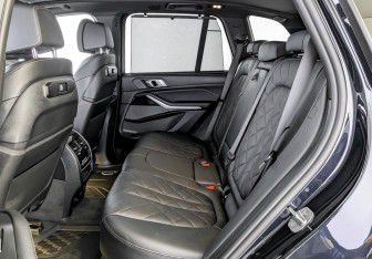 Подержанный автомобиль BMW X5 2023 года (12 фото)