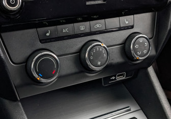 Подержанный автомобиль Skoda Octavia Liftback 2018 года (21 фото)