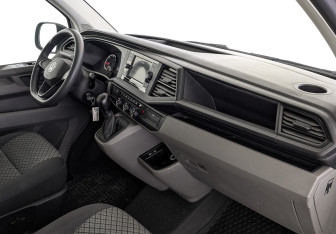 Подержанный автомобиль Volkswagen Caravelle 2021 года (13 фото)