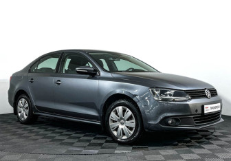 Подержанный автомобиль Volkswagen Jetta Sedan 2014 года (3 фото)