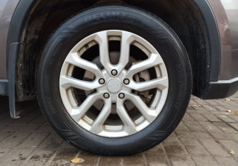 Подержанный автомобиль Nissan X-Trail 2007 года (14 фото)