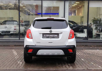 Подержанный автомобиль Opel Mokka 2014 года (7 фото)