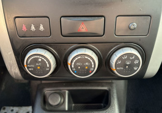 Подержанный автомобиль Nissan X-Trail 2011 года (15 фото)