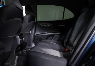 Подержанный автомобиль Toyota Camry Sedan 2020 года (12 фото)