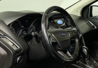 Подержанный автомобиль Ford Focus Hatchback 2017 года (13 фото)