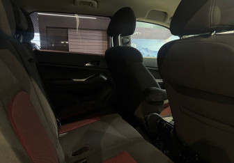 Подержанный автомобиль Chevrolet Orlando 2014 года (11 фото)