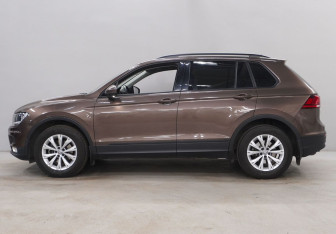Подержанный автомобиль Volkswagen Tiguan 2017 года (8 фото)