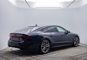 Подержанный автомобиль Audi A7 2018 года (5 фото)