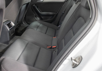 Подержанный автомобиль Audi A4 Sedan 2013 года (11 фото)