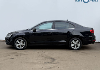 Подержанный автомобиль Volkswagen Jetta Sedan 2012 года (8 фото)