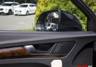 Подержанный автомобиль Audi Q5 2017 года (19 фото)