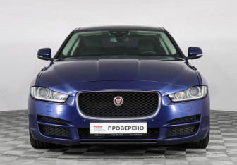 Подержанный автомобиль Jaguar XE 2016 года (2 фото)