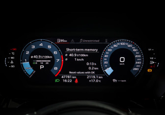 Подержанный автомобиль Audi A3 Hatchback 2021 года (16 фото)