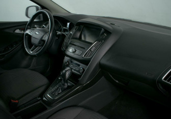 Подержанный автомобиль Ford Focus Wagon 2016 года (6 фото)