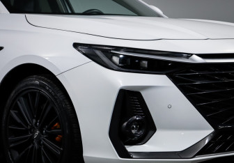 Подержанный автомобиль Chery Arrizo 8 2023 года (16 фото)