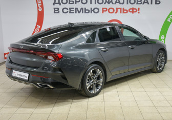Подержанный автомобиль Kia K5 2021 года (4 фото)