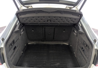 Подержанный автомобиль Skoda Superb Liftback 2020 года (10 фото)