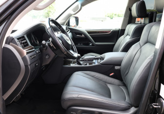 Подержанный автомобиль Lexus LX 2021 года (17 фото)