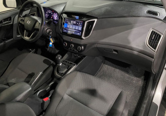 Подержанный автомобиль Hyundai Creta 2016 года (11 фото)